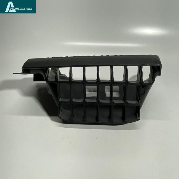 Подножка левая (пластик) ISUZU NQR 71 8979978540A фото