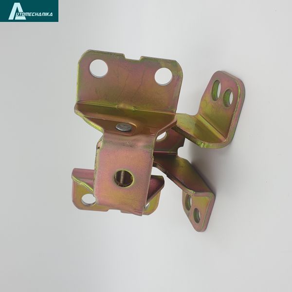 Петля двери ISUZU NPR75 NLR85 NMR85 NQR90 8981913020A фото