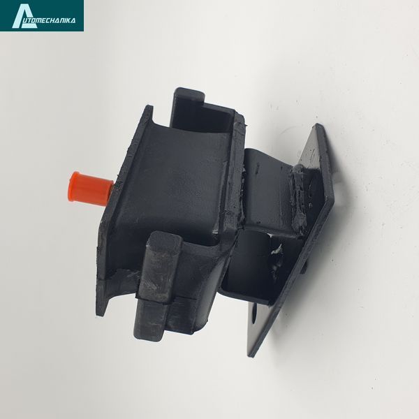 Подушка двигуна ліва 4HG1 4HG1-T ISUZU БОГДАН 8972016710A фото